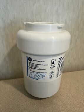 GE Refrigerator Water Filter Cartridge Genuine OEM Appliance Replacement Part